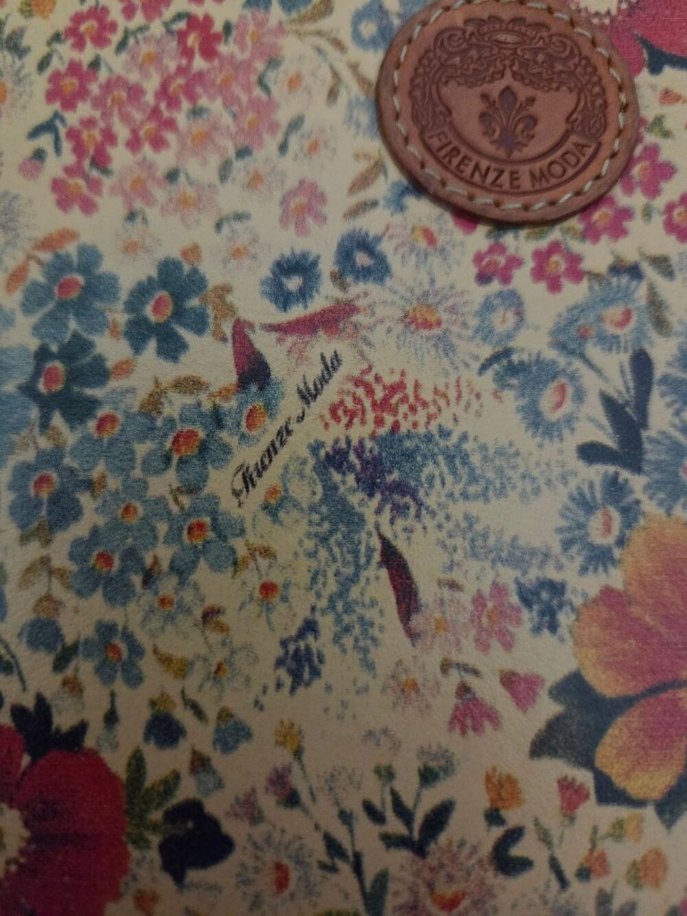 Firenze Moda Vintage Floral Printed Fine Italian Leather Tablet Sleeve - Picture 5 of 7